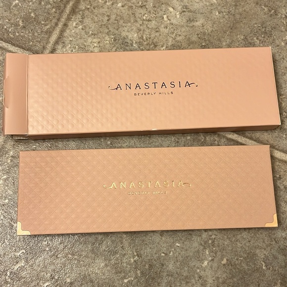 Anastasia Beverly Hills eyeshadow palette Primrose - Picture 2 of 3